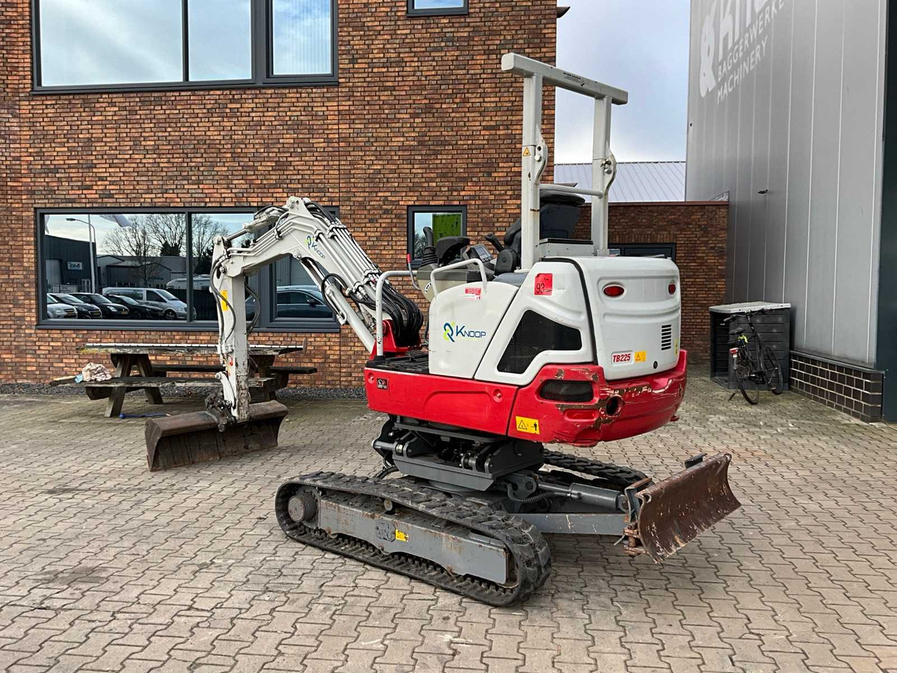 2019 TAKEUCHI TB225 CANOPY MINI EXCAVATOR - Мини багер: снимка 4 2019 TAKEUCHI TB225 CANOPY MINI EXCAVATOR - Мини багер: снимка 4