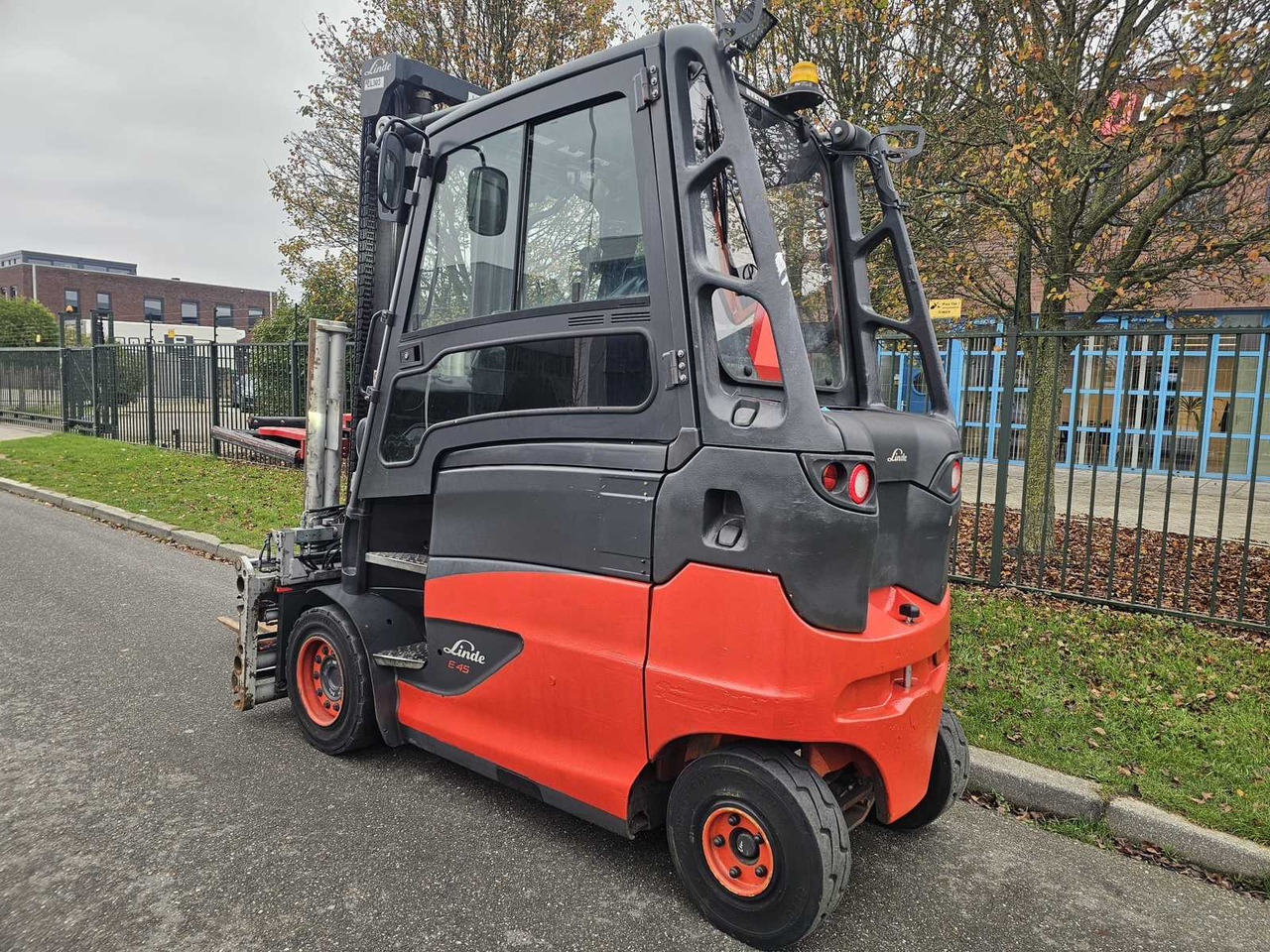 2020 LINDE E45HL-01/600 4500KG MULTI FORK POSITIONER WITH CLAMP FORKLIFT - Мотокар: снимка 3 2020 LINDE E45HL-01/600 4500KG MULTI FORK POSITIONER WITH CLAMP FORKLIFT - Мотокар: снимка 3