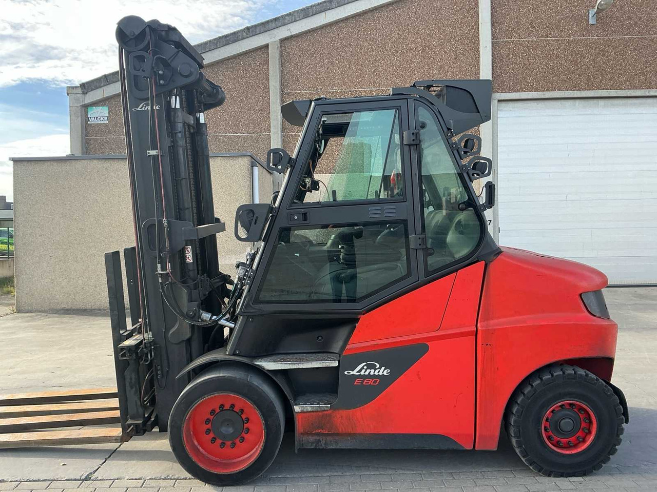 2020 LINDE E80-01/900 FORKLIFT - Мотокар: снимка 3 2020 LINDE E80-01/900 FORKLIFT - Мотокар: снимка 3