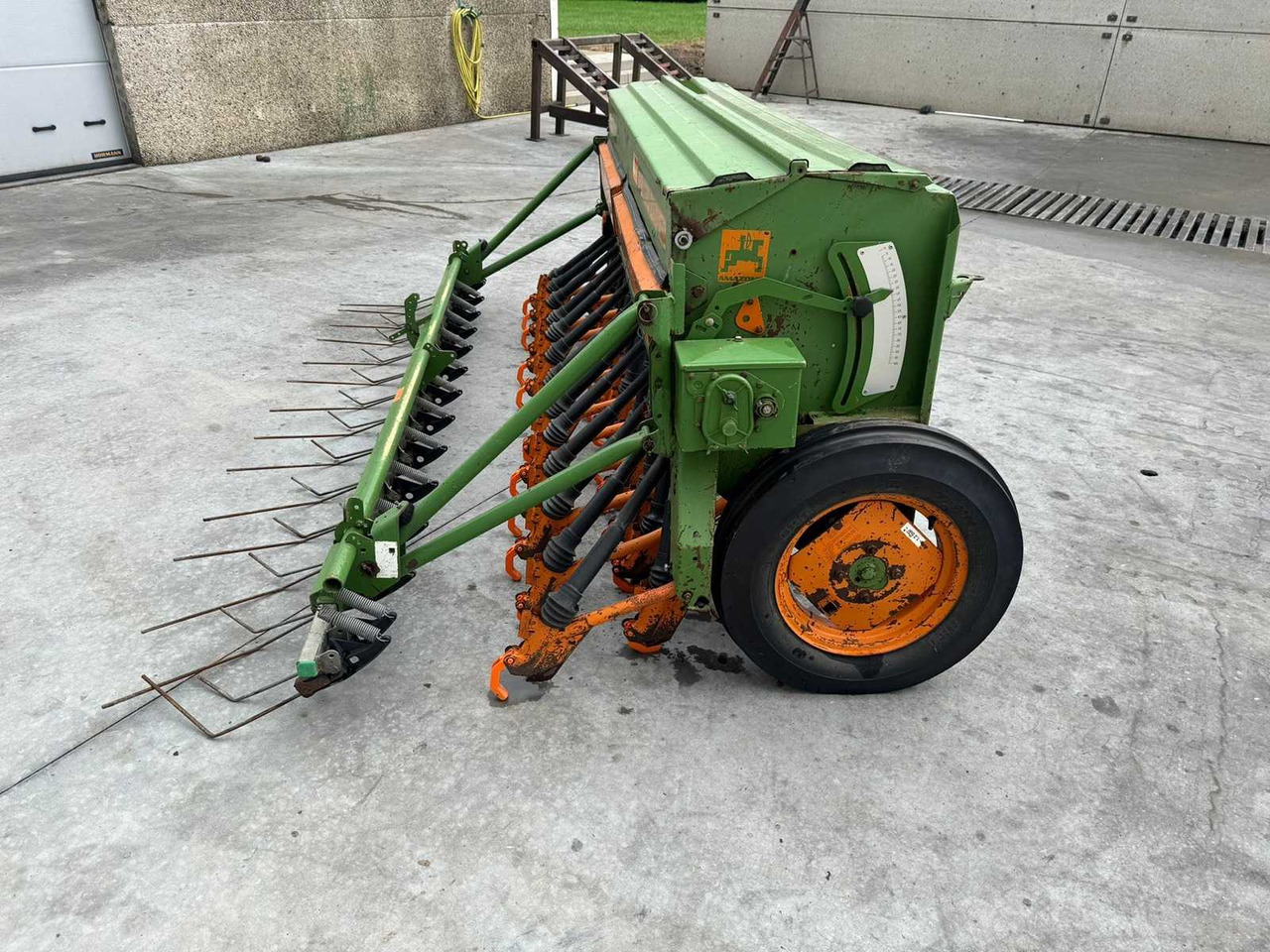 Amazone D8/30 SUPER - Прецизна сеялка: снимка 4 Amazone D8/30 SUPER - Прецизна сеялка: снимка 4