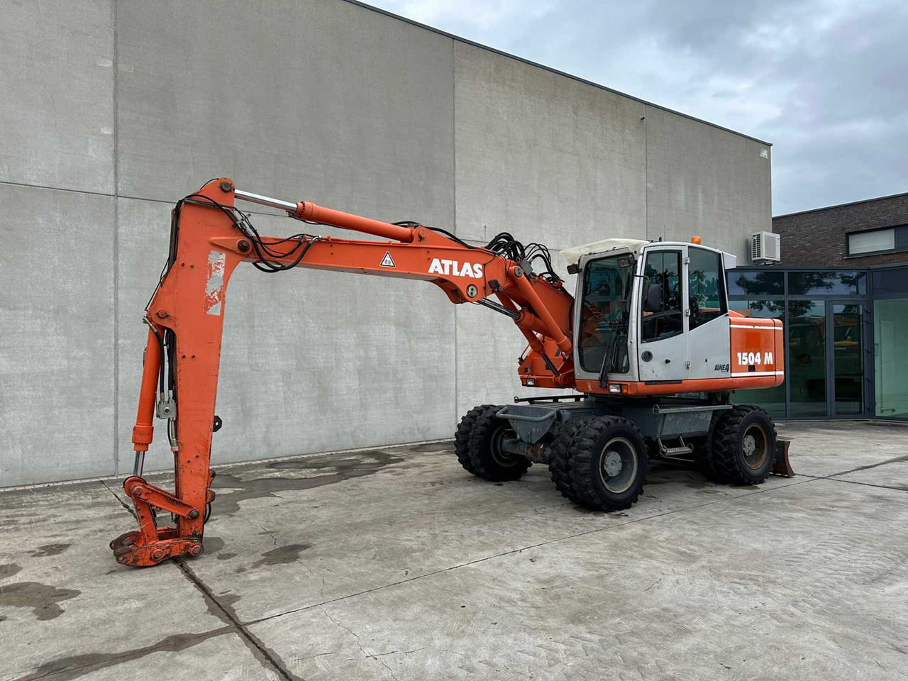Atlas 1504M - Колесен багер: снимка 1 Atlas 1504M - Колесен багер: снимка 1