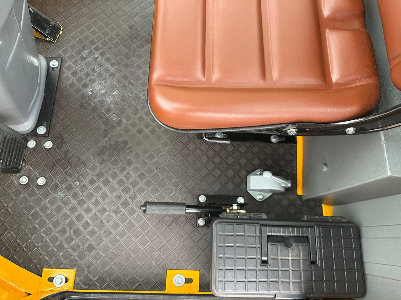 Колесен товарач BLANCHE - 2025 - TW36 - SHOVEL: снимка 29 Колесен товарач BLANCHE - 2025 - TW36 - SHOVEL: снимка 29