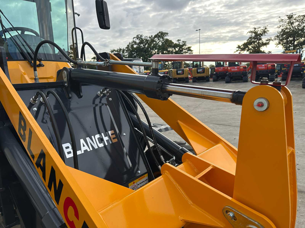 Колесен товарач BLANCHE - 2025 - TW36 - WHEEL LOADER: снимка 11 Колесен товарач BLANCHE - 2025 - TW36 - WHEEL LOADER: снимка 11