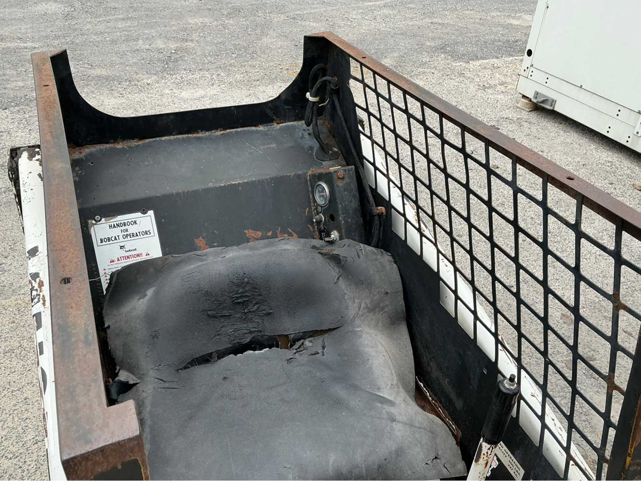 Мини верижен товарач BOBCAT 310 SKID STEER LOADER: снимка 8