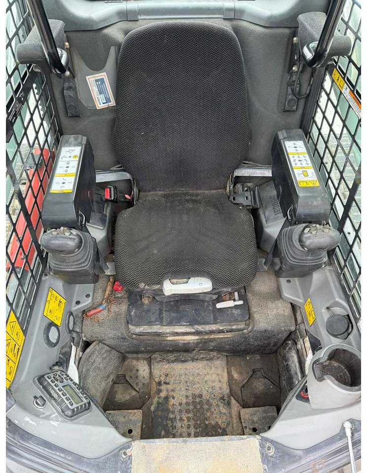 Мини верижен товарач BOBCAT T770 TRACK LOADER: снимка 11