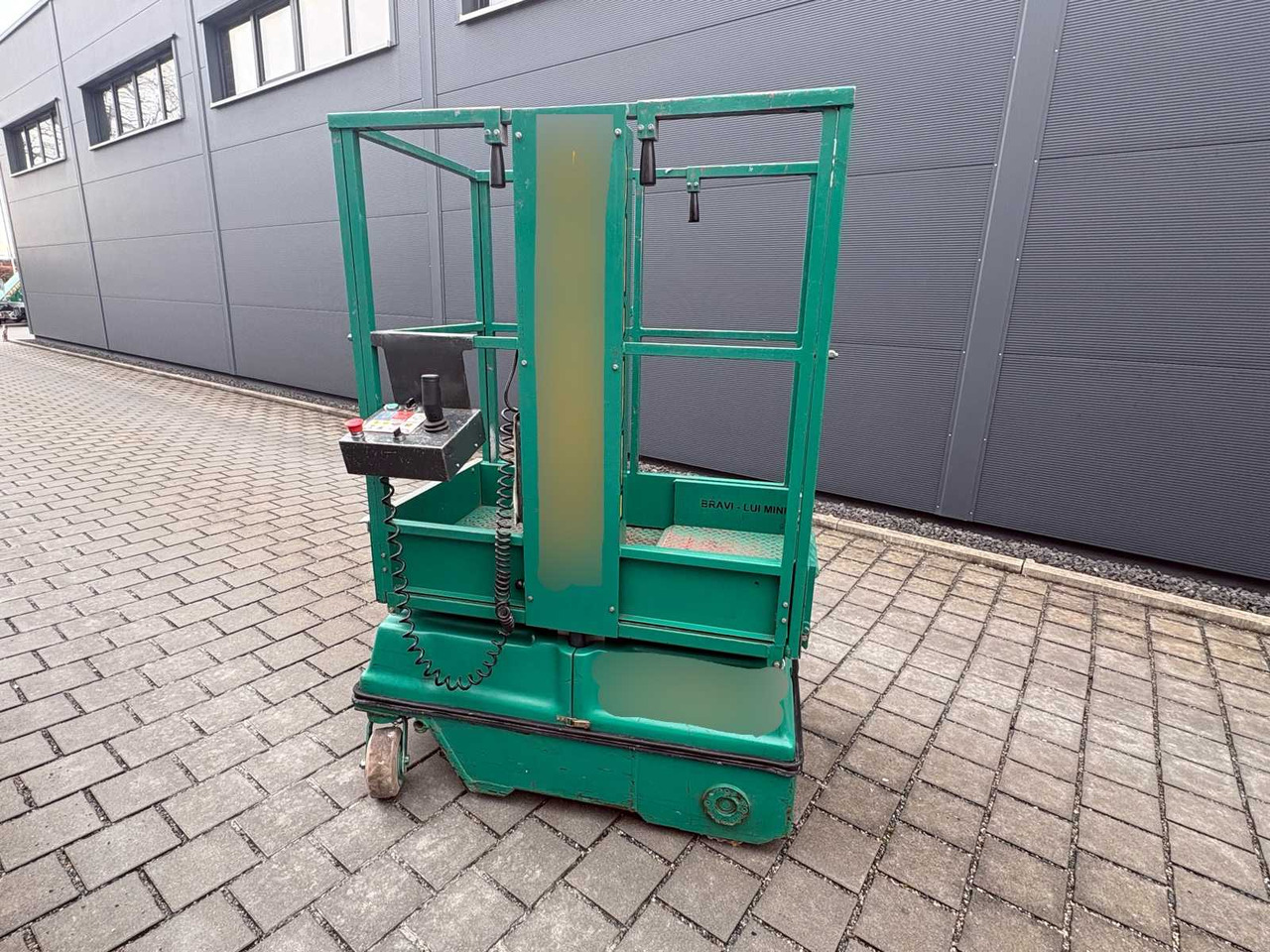 BRAVIISOL LUI M. S.I - AERIAL WORK PLATFORM / MAST LIFT (2010) - Работна площадка: снимка 3 BRAVIISOL LUI M. S.I - AERIAL WORK PLATFORM / MAST LIFT (2010) - Работна площадка: снимка 3