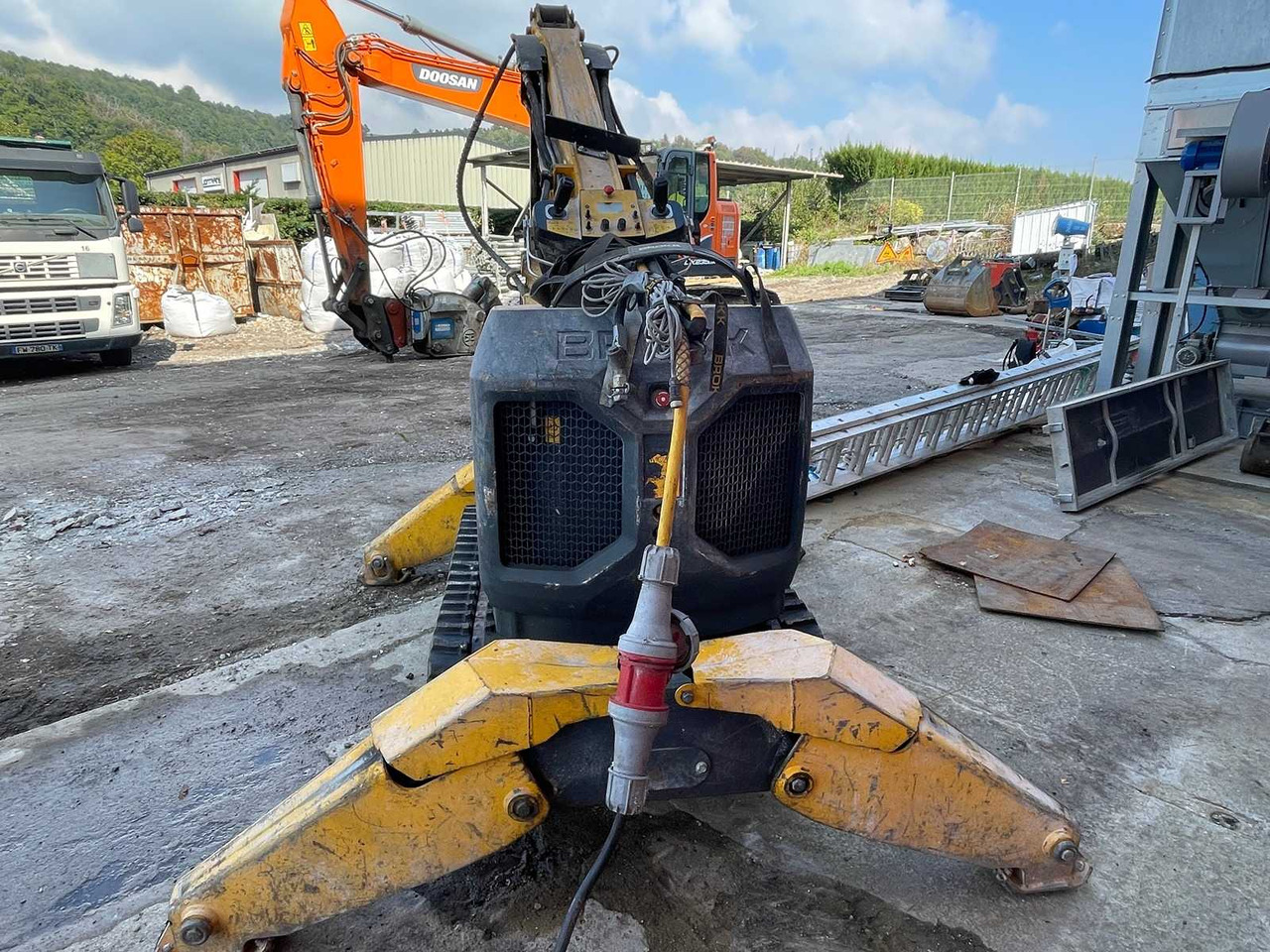 BROKK 200 - Мини багер: снимка 4 BROKK 200 - Мини багер: снимка 4