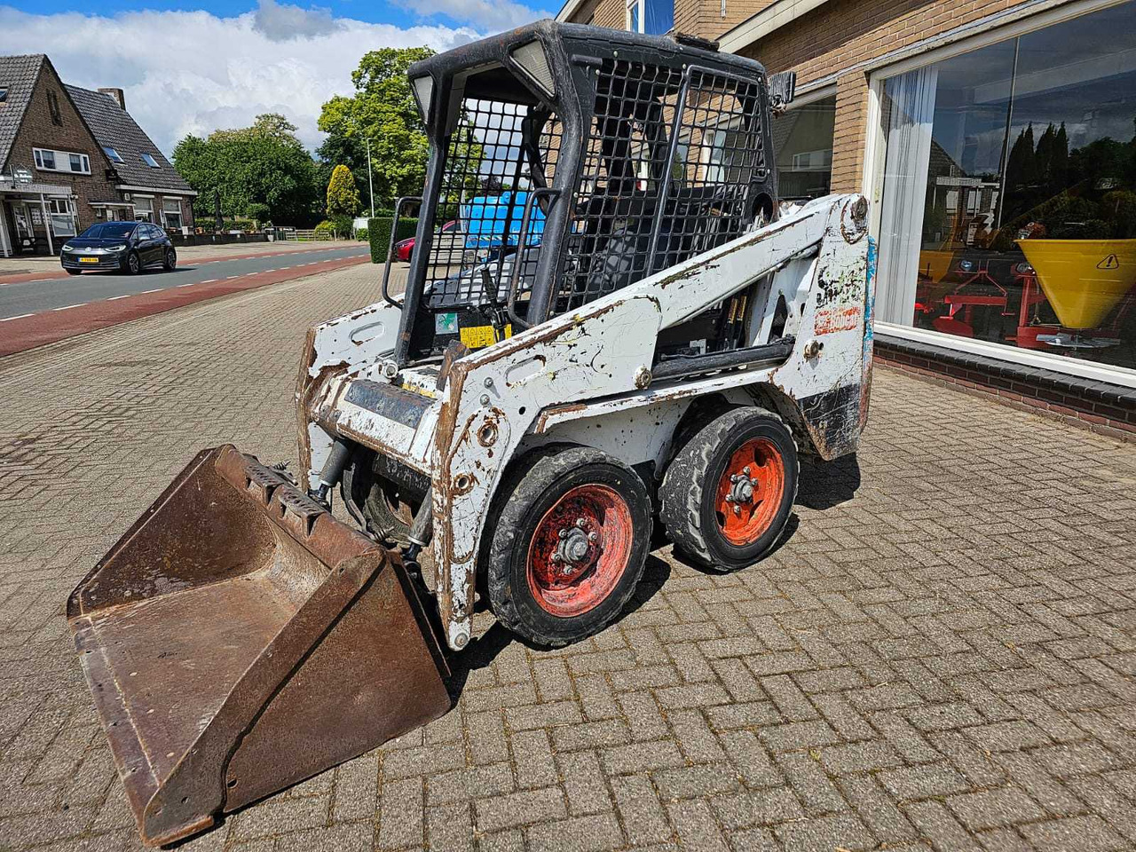 Bobcat S100 - Мини багер: снимка 4 Bobcat S100 - Мини багер: снимка 4
