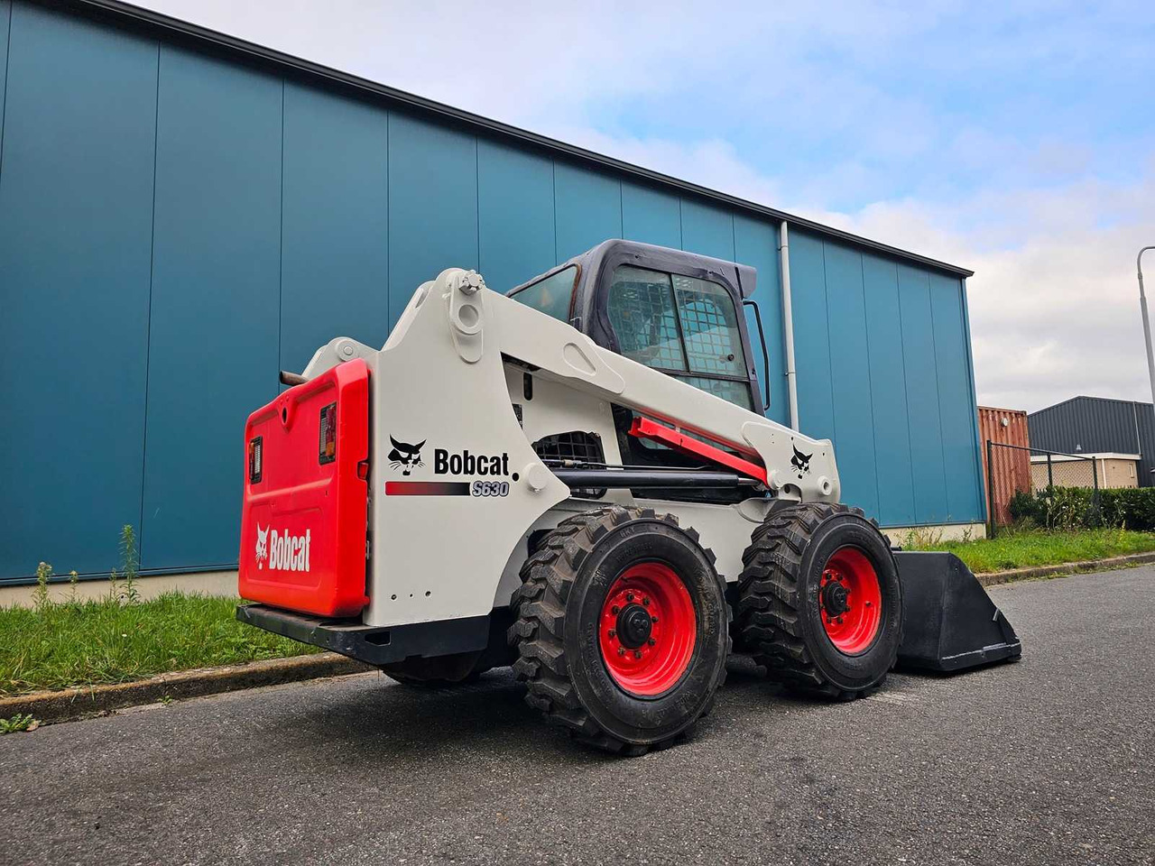 Bobcat S630 - Мини челен товарач: снимка 5 Bobcat S630 - Мини челен товарач: снимка 5