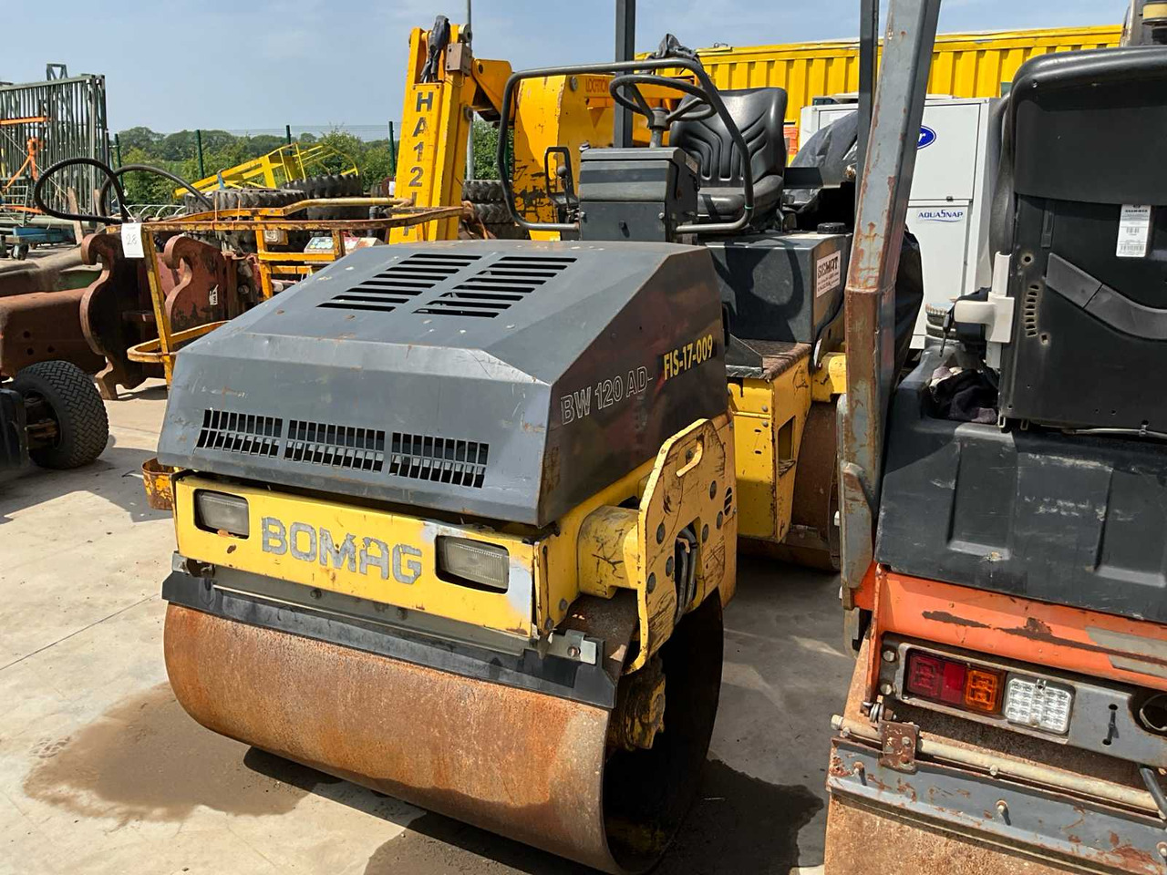 Bomag BW120 AD-3 - Пътен валяк: снимка 4 Bomag BW120 AD-3 - Пътен валяк: снимка 4