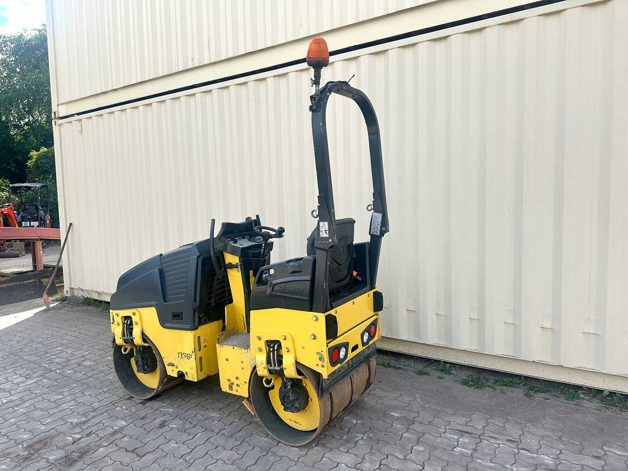 Bomag BW80AD-5 - Пътен валяк: снимка 3 Bomag BW80AD-5 - Пътен валяк: снимка 3