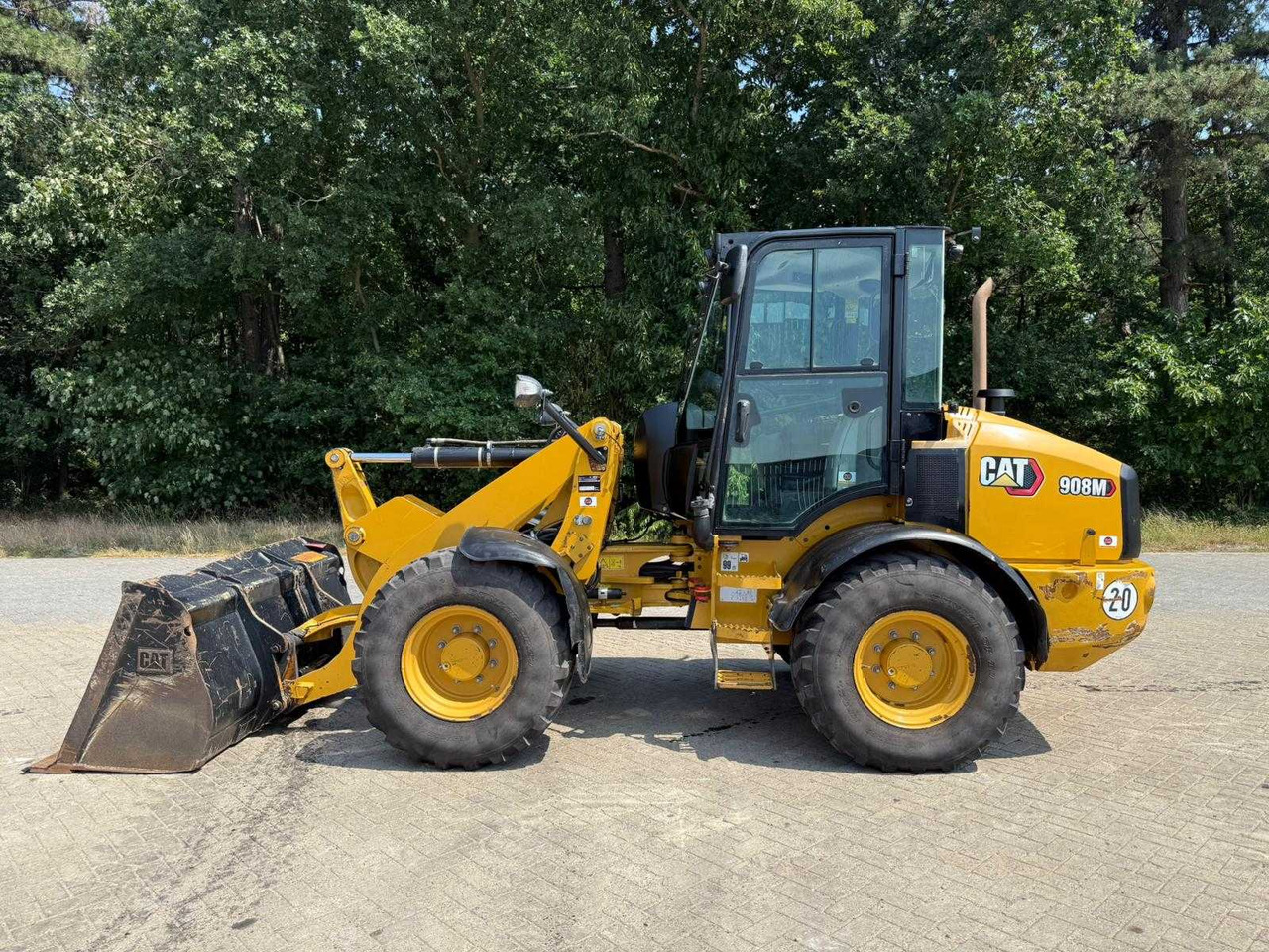 CAT 908M - Колесен товарач: снимка 1 CAT 908M - Колесен товарач: снимка 1