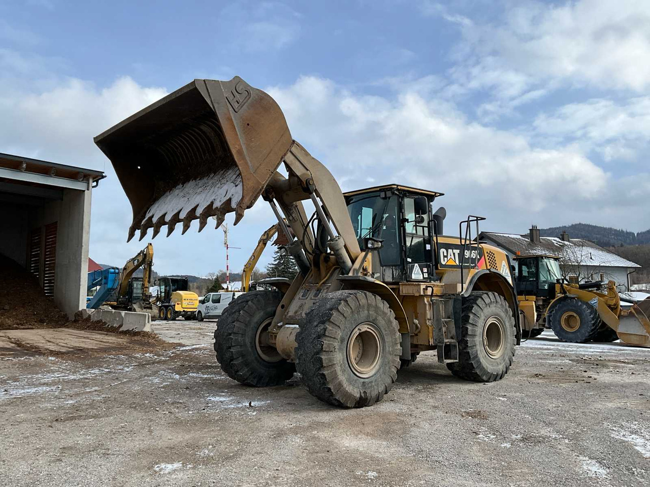 CAT 966K - Колесен товарач: снимка 1 CAT 966K - Колесен товарач: снимка 1