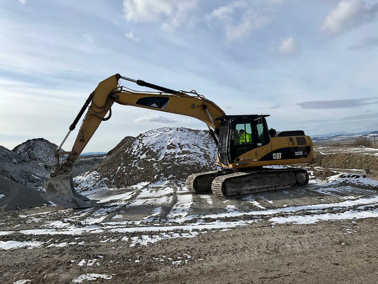 Cat 323D LN - Верижен багер: снимка 1 Cat 323D LN - Верижен багер: снимка 1