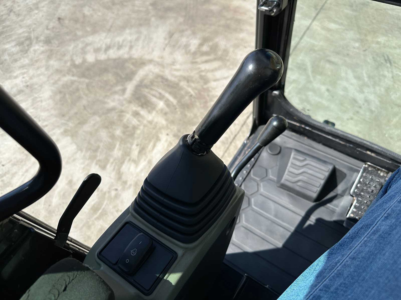 Верижен багер Caterpillar 305.5E2: снимка 41