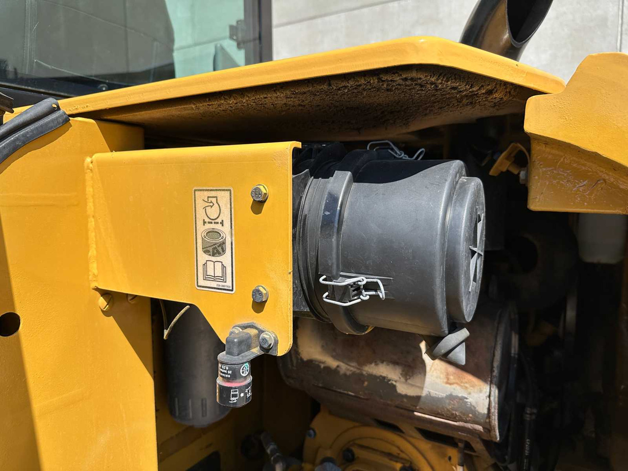 Верижен багер Caterpillar 305.5E2: снимка 28