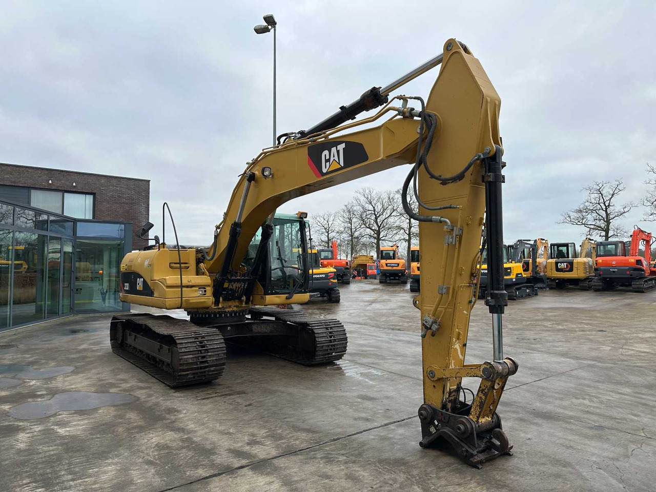 Caterpillar 323DL - Верижен багер: снимка 3 Caterpillar 323DL - Верижен багер: снимка 3
