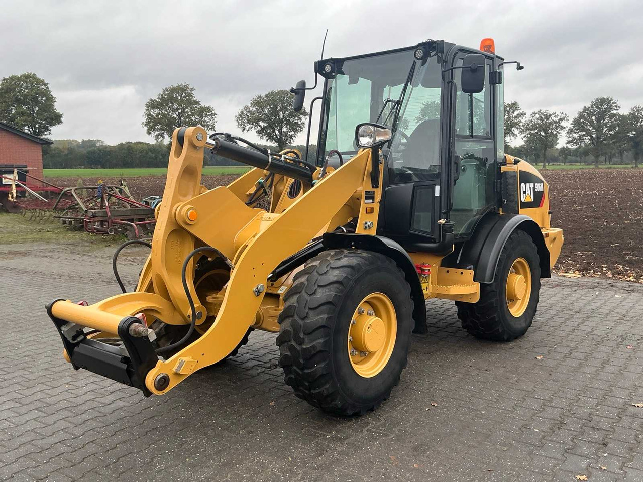 Caterpillar 906M - Колесен товарач: снимка 2 Caterpillar 906M - Колесен товарач: снимка 2