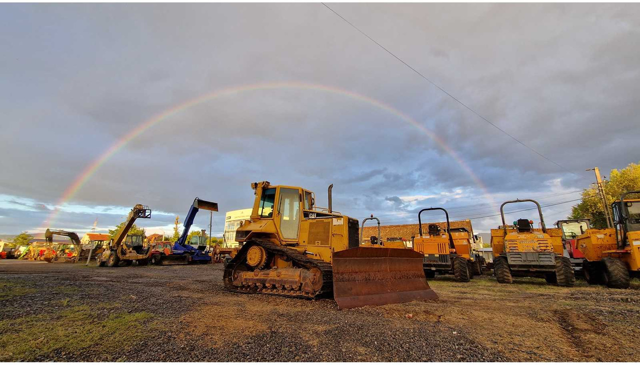 Caterpillar D5N - Булдозер: снимка 1 Caterpillar D5N - Булдозер: снимка 1