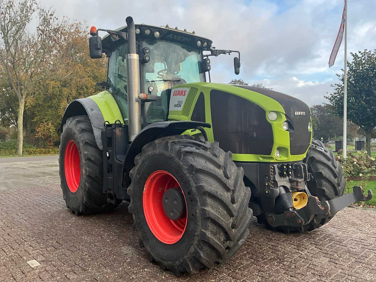 Claas Axion 950 C-matic - Трактор: снимка 4 Claas Axion 950 C-matic - Трактор: снимка 4