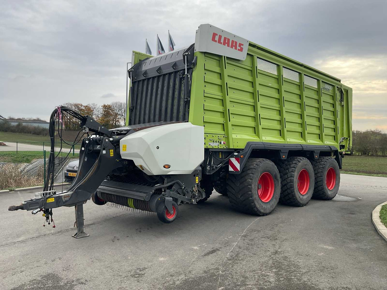 Claas Cargos 9500 - Саморазтоварващо се ремарке: снимка 2 Claas Cargos 9500 - Саморазтоварващо се ремарке: снимка 2