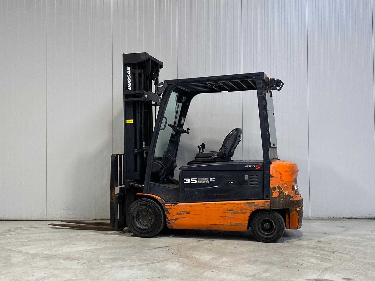 DOOSAN - B35X-5 - FORKLIFT - Мотокар: снимка 2 DOOSAN - B35X-5 - FORKLIFT - Мотокар: снимка 2