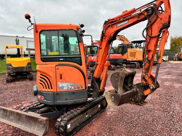 DOOSAN DX 27Z MINI CRAWLER EXCAVATOR 2.7 TON - Мини багер: снимка 1 DOOSAN DX 27Z MINI CRAWLER EXCAVATOR 2.7 TON - Мини багер: снимка 1