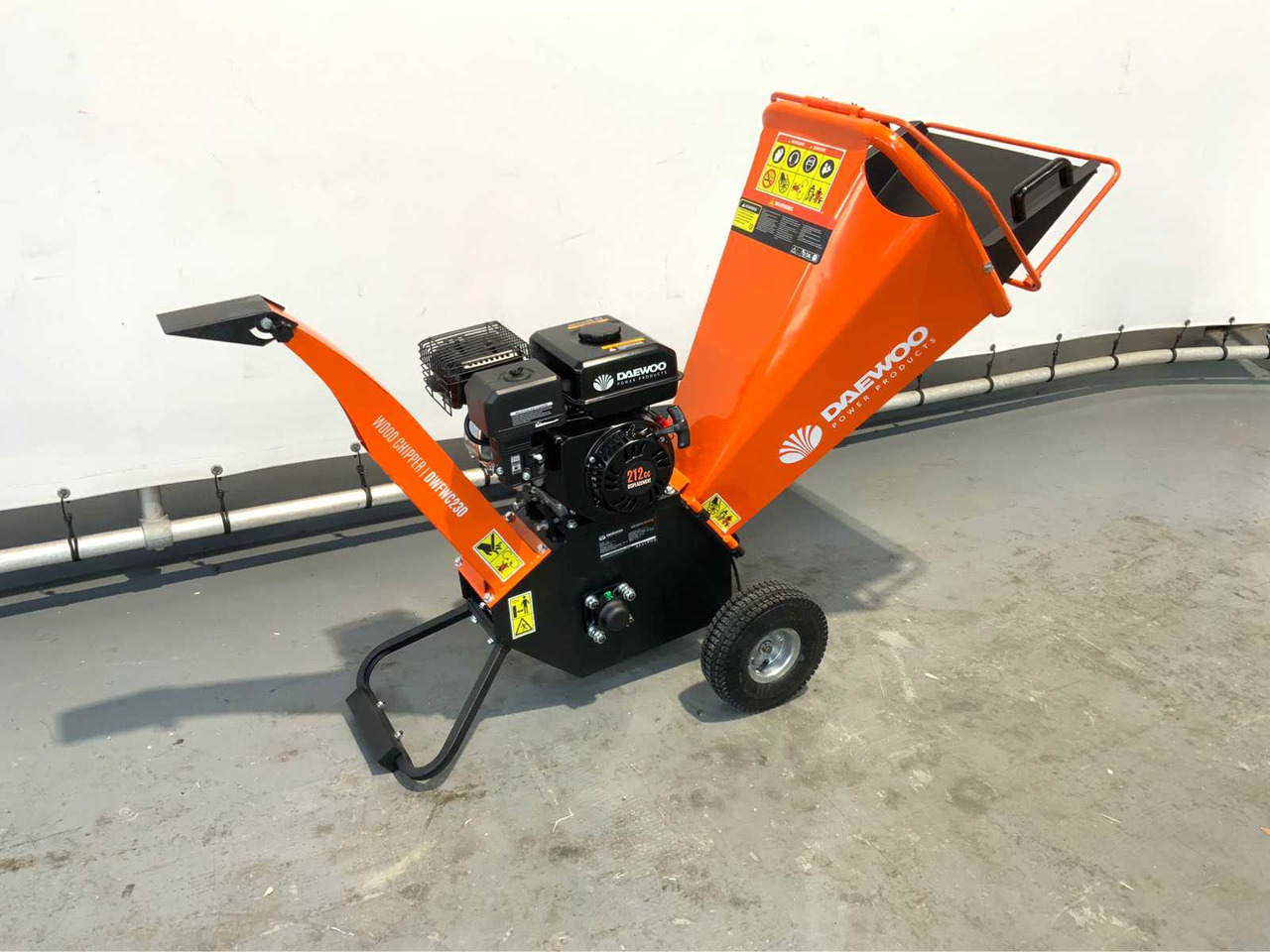 Daewoo DWFWC230 - Дробилка за дървесина: снимка 2 Daewoo DWFWC230 - Дробилка за дървесина: снимка 2