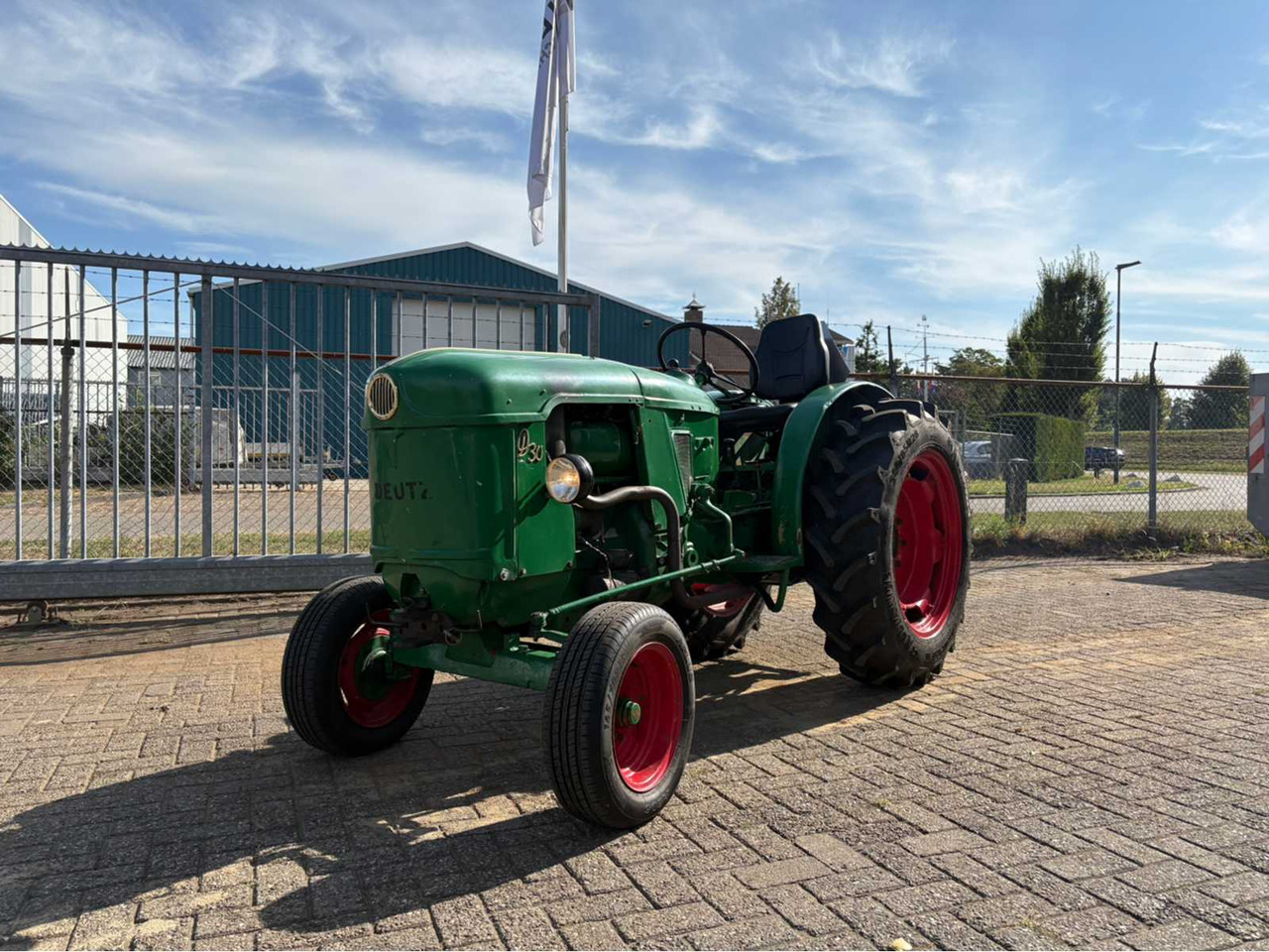 Deutz D30-PF - Малък трактор: снимка 1 Deutz D30-PF - Малък трактор: снимка 1