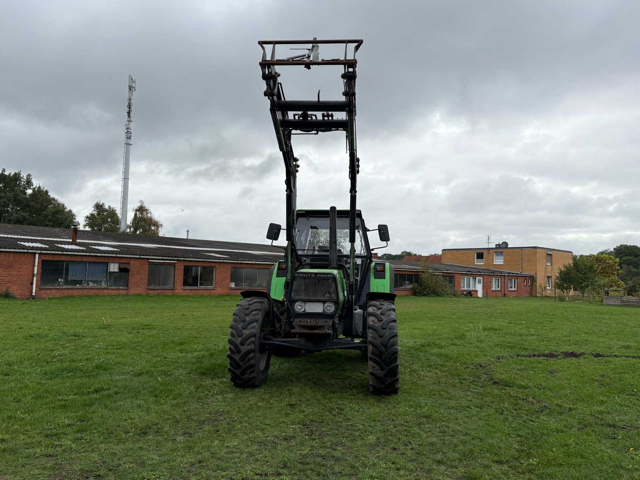 Deutz-Fahr DX 6.05 - Трактор: снимка 1 Deutz-Fahr DX 6.05 - Трактор: снимка 1