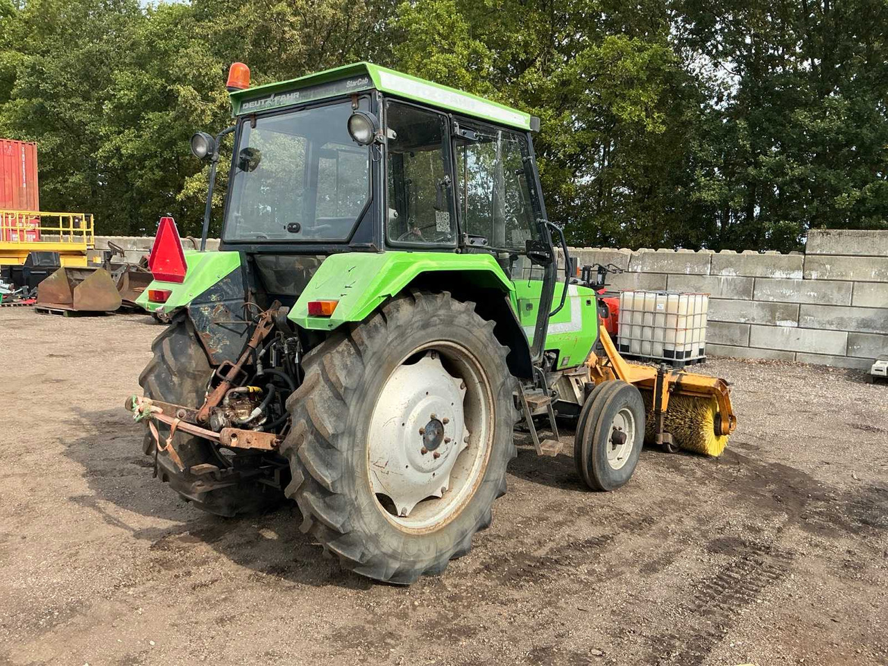 Deutz-Fahr DX3.30 - Трактор: снимка 5 Deutz-Fahr DX3.30 - Трактор: снимка 5