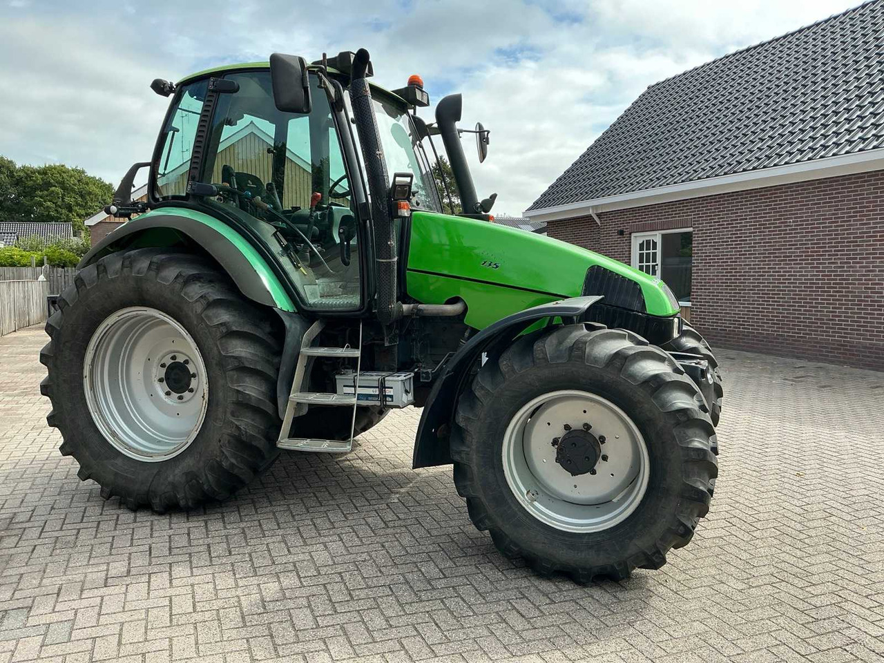 Deutz-fahr - Трактор: снимка 5 Deutz-fahr - Трактор: снимка 5