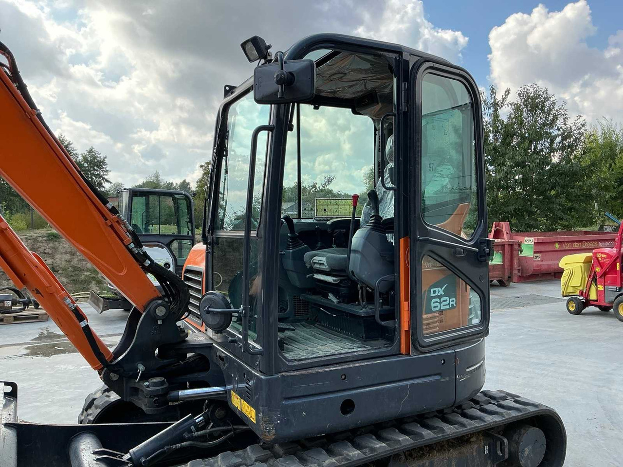 Верижен багер Doosan DX 62R-3: снимка 9