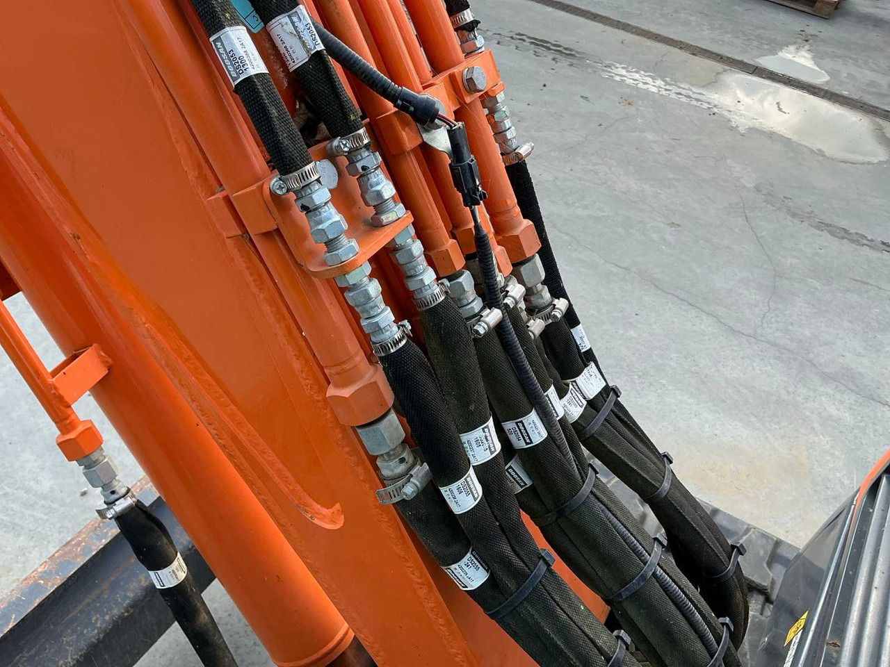Верижен багер Doosan DX 62R-3: снимка 16