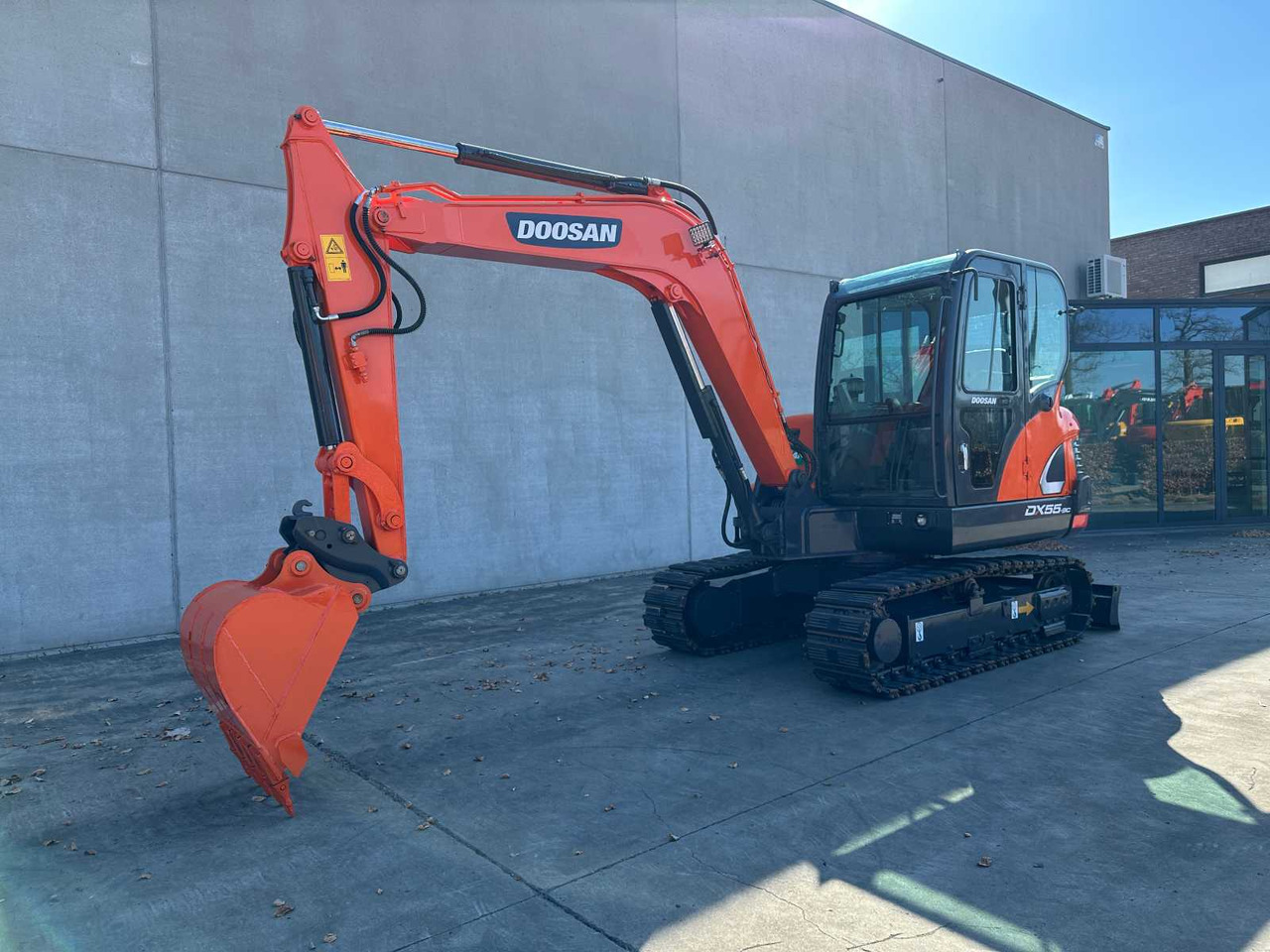 Doosan DX55-9C - Верижен багер: снимка 1 Doosan DX55-9C - Верижен багер: снимка 1