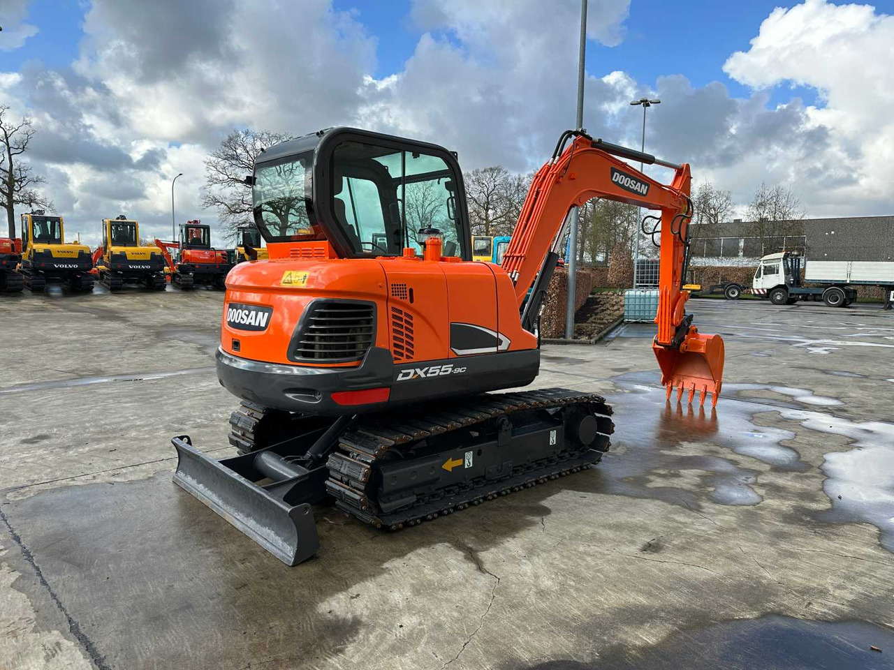 Doosan DX55-9C - Верижен багер: снимка 4 Doosan DX55-9C - Верижен багер: снимка 4