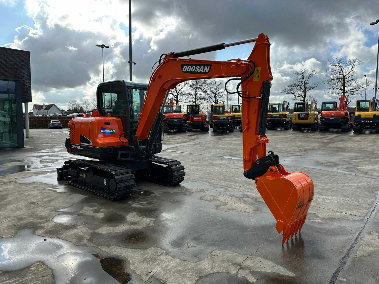 Doosan DX55-9C - Верижен багер: снимка 3 Doosan DX55-9C - Верижен багер: снимка 3