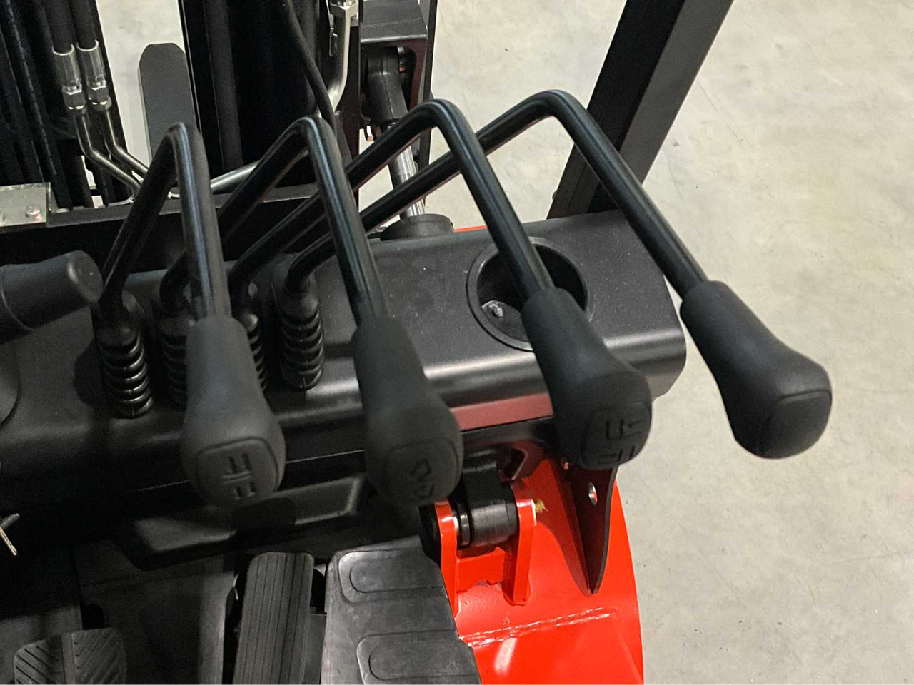 Мотокар EP - 2025 - EFL 252 X - FORKLIFT TRUCK: снимка 13 Мотокар EP - 2025 - EFL 252 X - FORKLIFT TRUCK: снимка 13