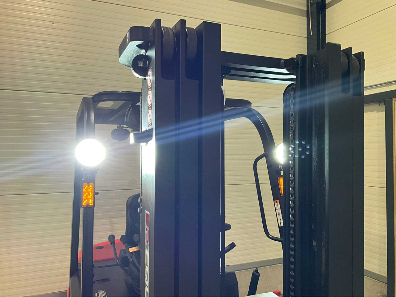 Мотокар EP - 2025 - EFL 252 X - FORKLIFT TRUCK: снимка 16 Мотокар EP - 2025 - EFL 252 X - FORKLIFT TRUCK: снимка 16