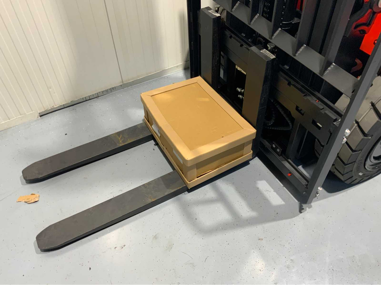 Мотокар EP 3500KG LIFTING CAPACITY- 4.8 METER PLYWOOD, FREE-LIFT, SIDE-SHIFT FORKLIFT: снимка 9 Мотокар EP 3500KG LIFTING CAPACITY- 4.8 METER PLYWOOD, FREE-LIFT, SIDE-SHIFT FORKLIFT: снимка 9