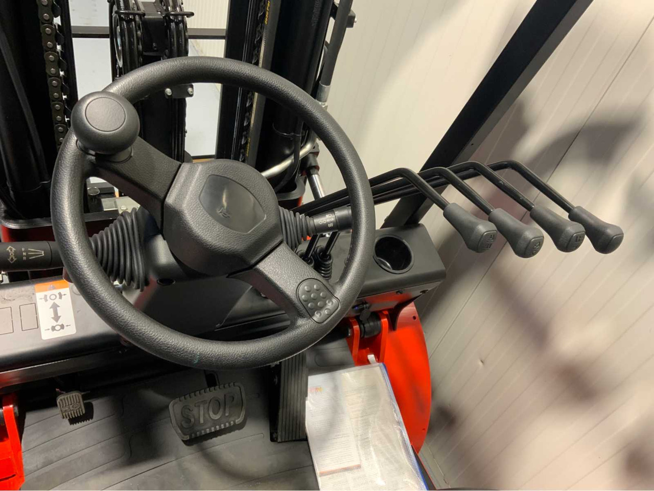 Мотокар EP 3500KG LIFTING CAPACITY- 4.8 METER PLYWOOD, FREE-LIFT, SIDE-SHIFT FORKLIFT: снимка 10 Мотокар EP 3500KG LIFTING CAPACITY- 4.8 METER PLYWOOD, FREE-LIFT, SIDE-SHIFT FORKLIFT: снимка 10