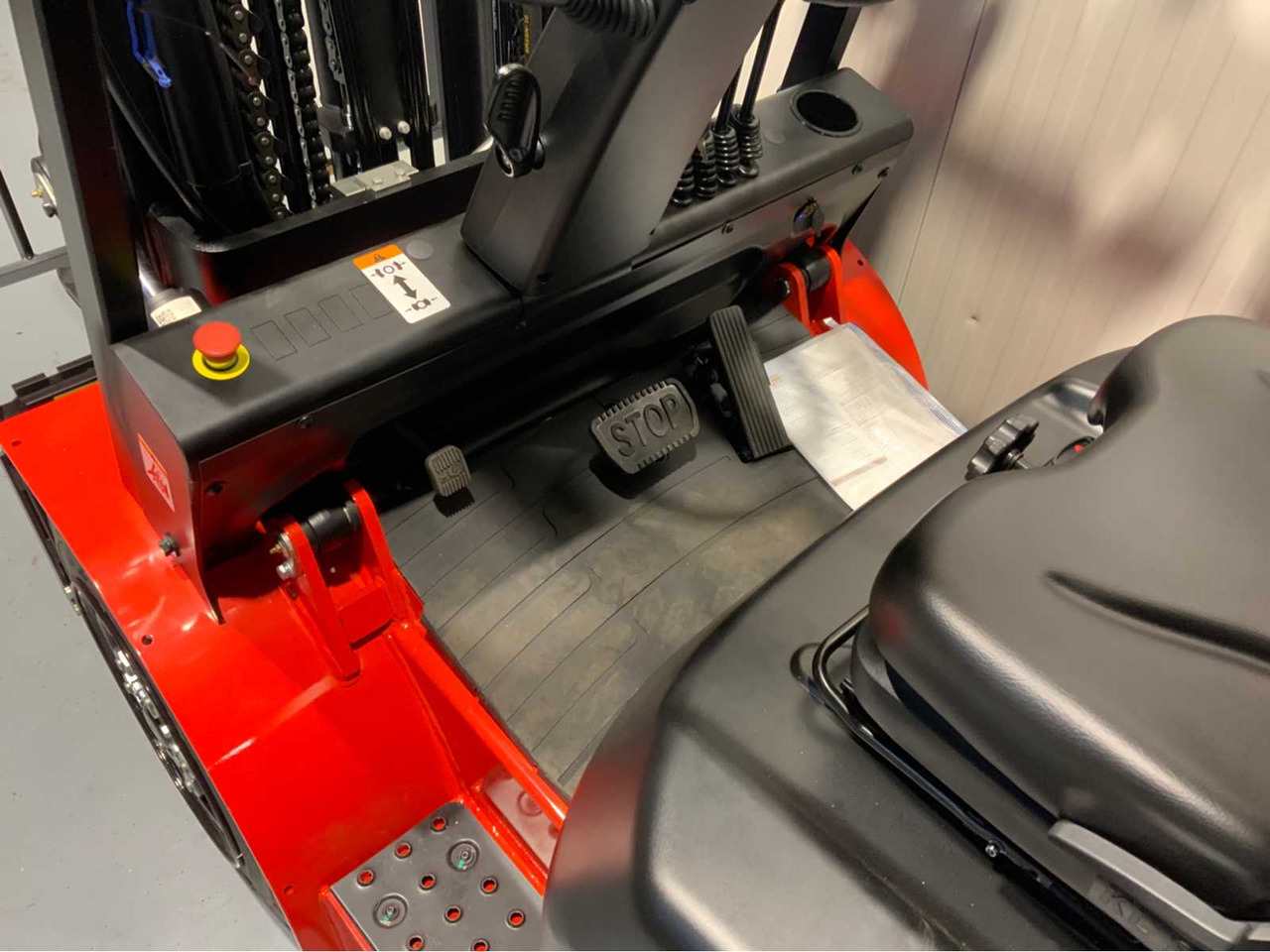 Мотокар EP 3500KG LIFTING CAPACITY- 4.8 METER PLYWOOD, FREE-LIFT, SIDE-SHIFT FORKLIFT: снимка 11 Мотокар EP 3500KG LIFTING CAPACITY- 4.8 METER PLYWOOD, FREE-LIFT, SIDE-SHIFT FORKLIFT: снимка 11