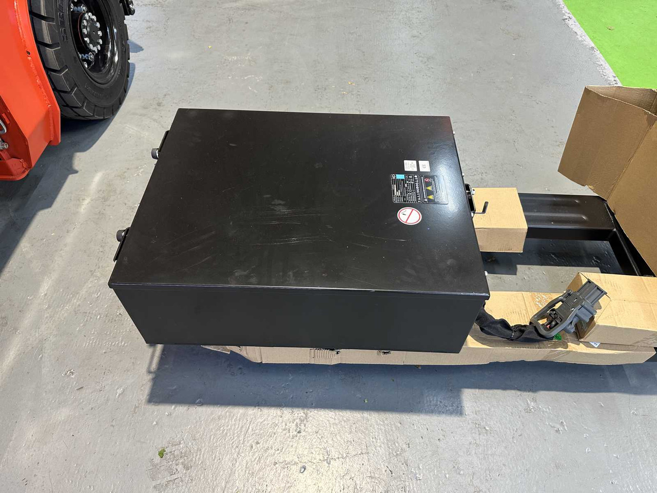 Мотокар EP - EFL 252 X - FORK POSITIONER, SIDESHIFT, TRIPLEX, FORKLIFT 2025: снимка 19 Мотокар EP - EFL 252 X - FORK POSITIONER, SIDESHIFT, TRIPLEX, FORKLIFT 2025: снимка 19