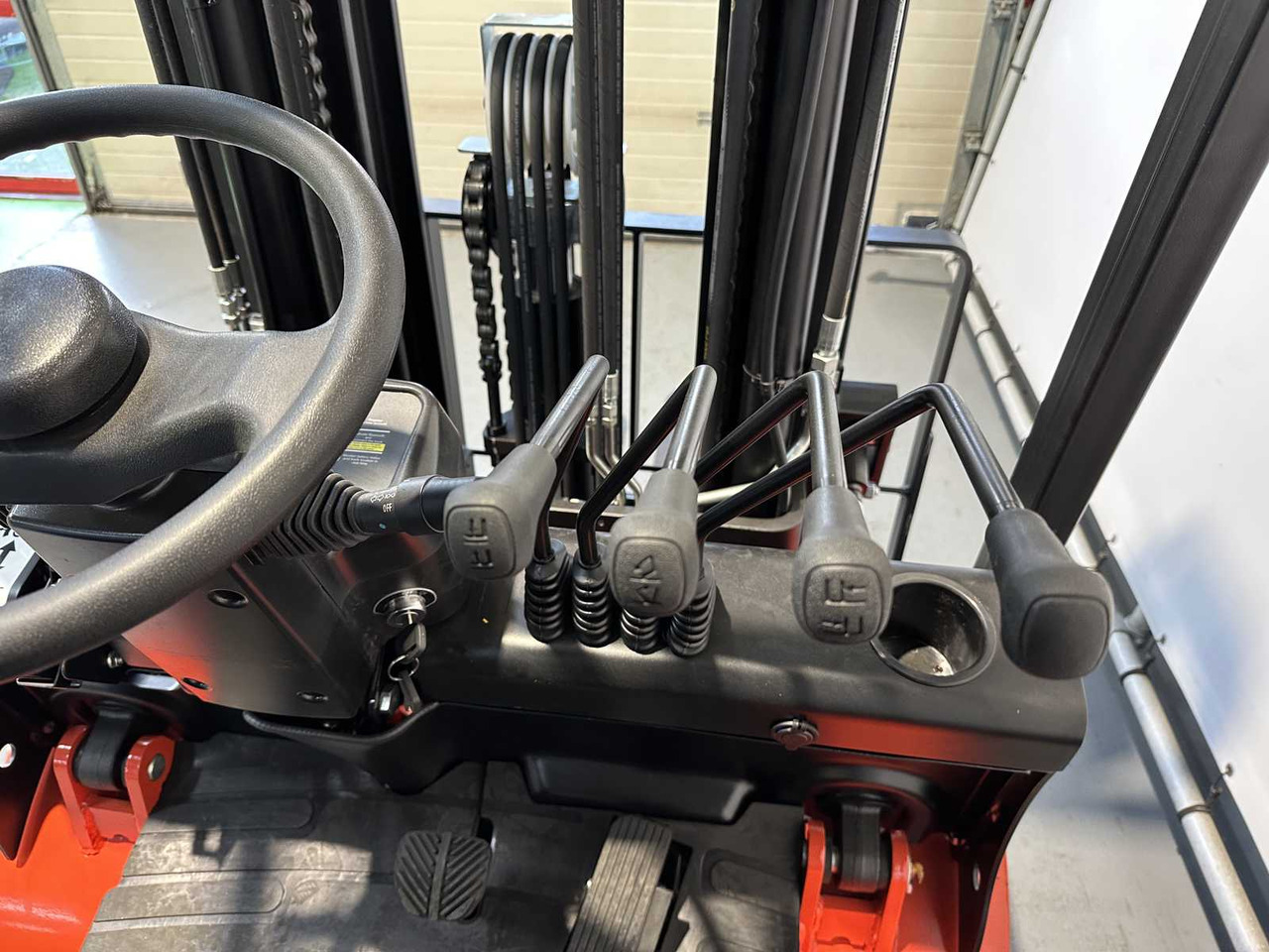 Мотокар EP - EFL 252 X - FORK POSITIONER, SIDESHIFT, TRIPLEX, FORKLIFT 2025: снимка 14 Мотокар EP - EFL 252 X - FORK POSITIONER, SIDESHIFT, TRIPLEX, FORKLIFT 2025: снимка 14