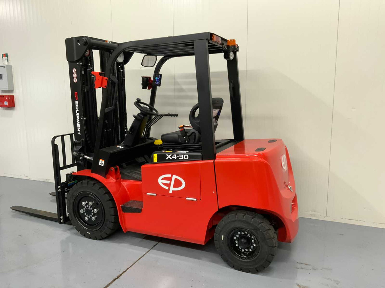 EP X4-30 4.8M FORKLIFT, TRIPLEX, SIDE-SHIFT, FREE-LIFT - Мотокар: снимка 3 EP X4-30 4.8M FORKLIFT, TRIPLEX, SIDE-SHIFT, FREE-LIFT - Мотокар: снимка 3