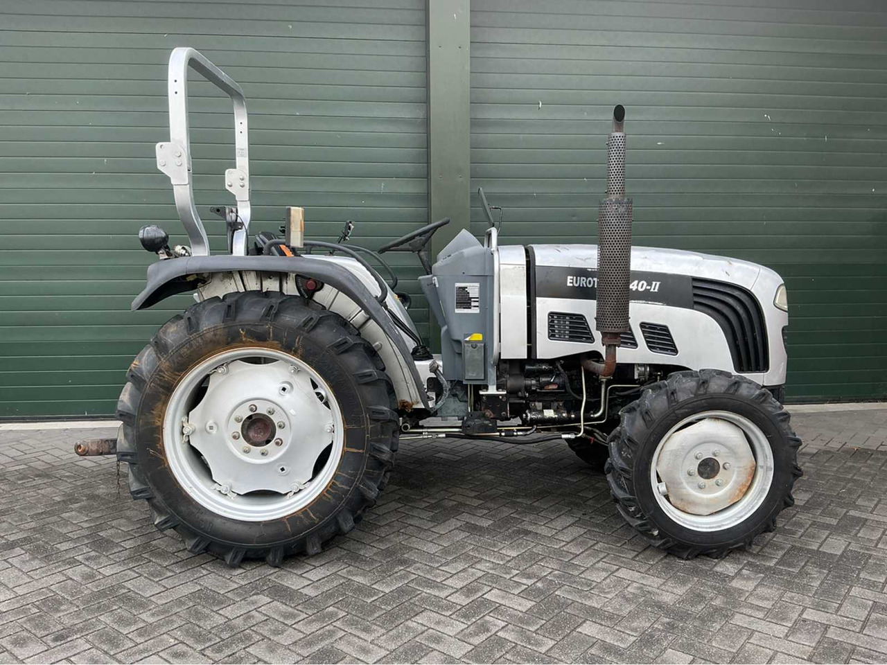 Euro Trac EURO TRAC - 2009 - F40II - ALL-WHEEL DRIVE FARM TRACTOR - Трактор: снимка 2 Euro Trac EURO TRAC - 2009 - F40II - ALL-WHEEL DRIVE FARM TRACTOR - Трактор: снимка 2