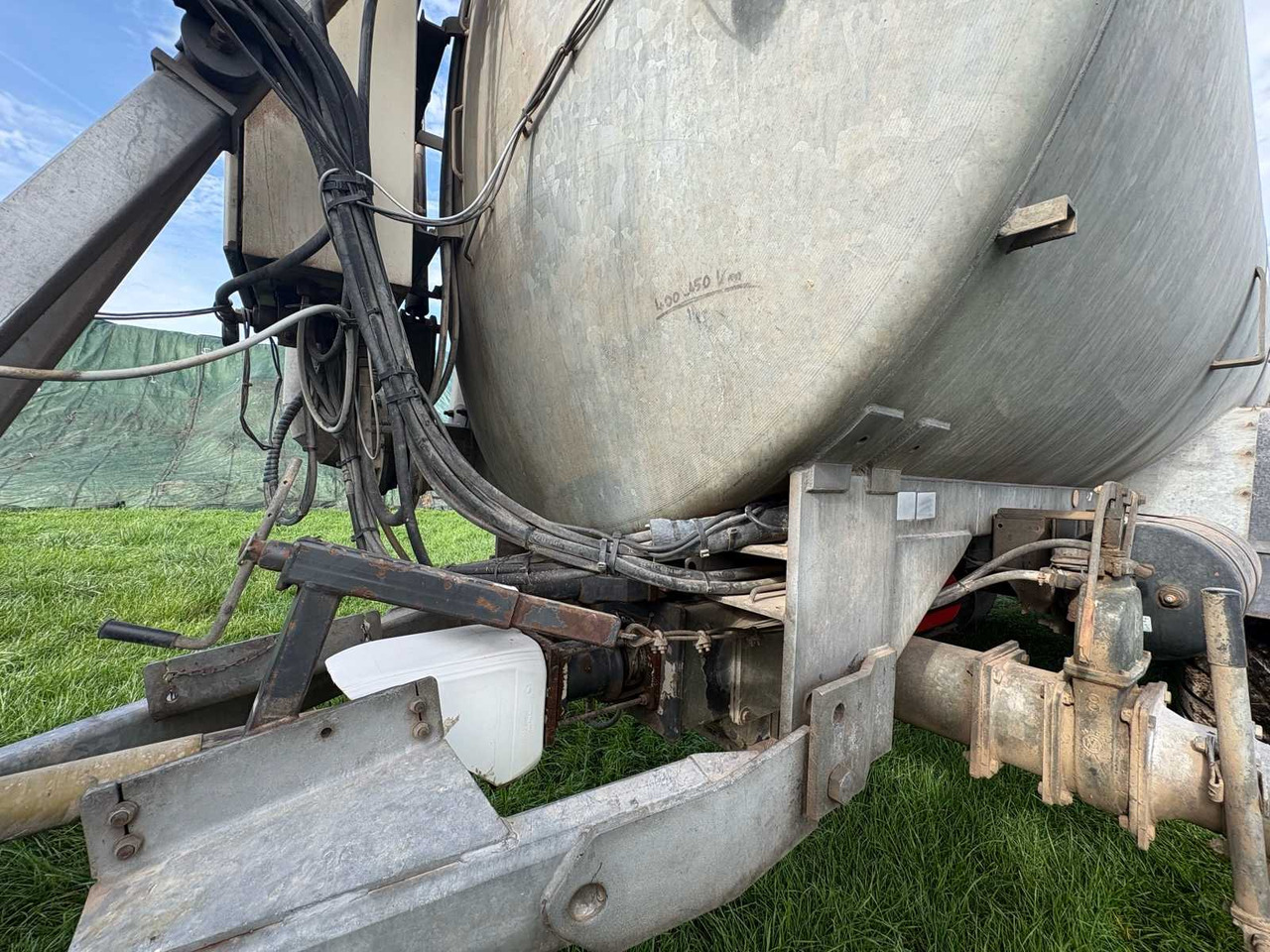 FLIEGL Güllefass mit Schleppschuhverteiler und Scheibeninjektor - Разпръсквач за оборски тор: снимка 5 FLIEGL Güllefass mit Schleppschuhverteiler und Scheibeninjektor - Разпръсквач за оборски тор: снимка 5