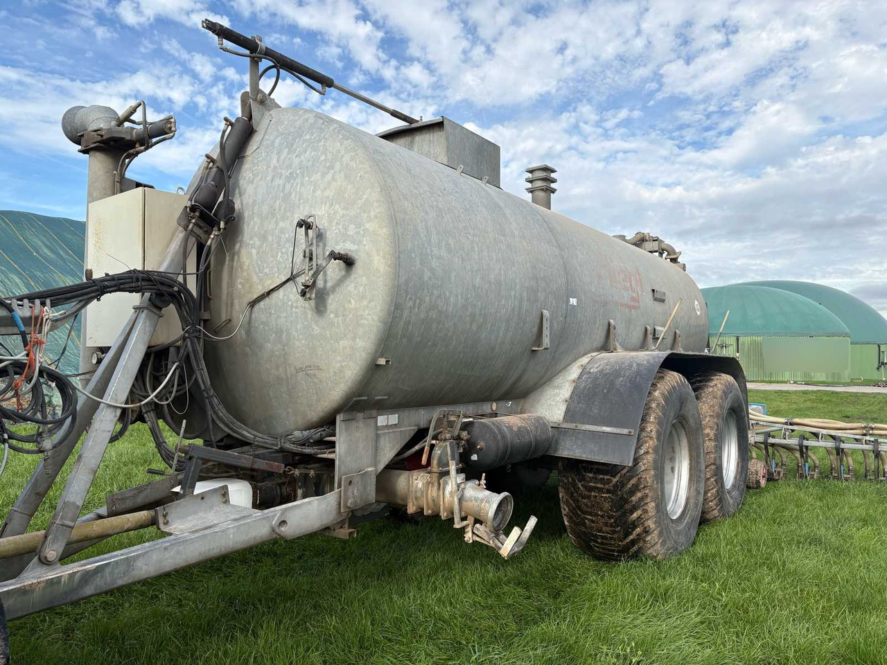 FLIEGL Güllefass mit Schleppschuhverteiler und Scheibeninjektor - Разпръсквач за оборски тор: снимка 3 FLIEGL Güllefass mit Schleppschuhverteiler und Scheibeninjektor - Разпръсквач за оборски тор: снимка 3