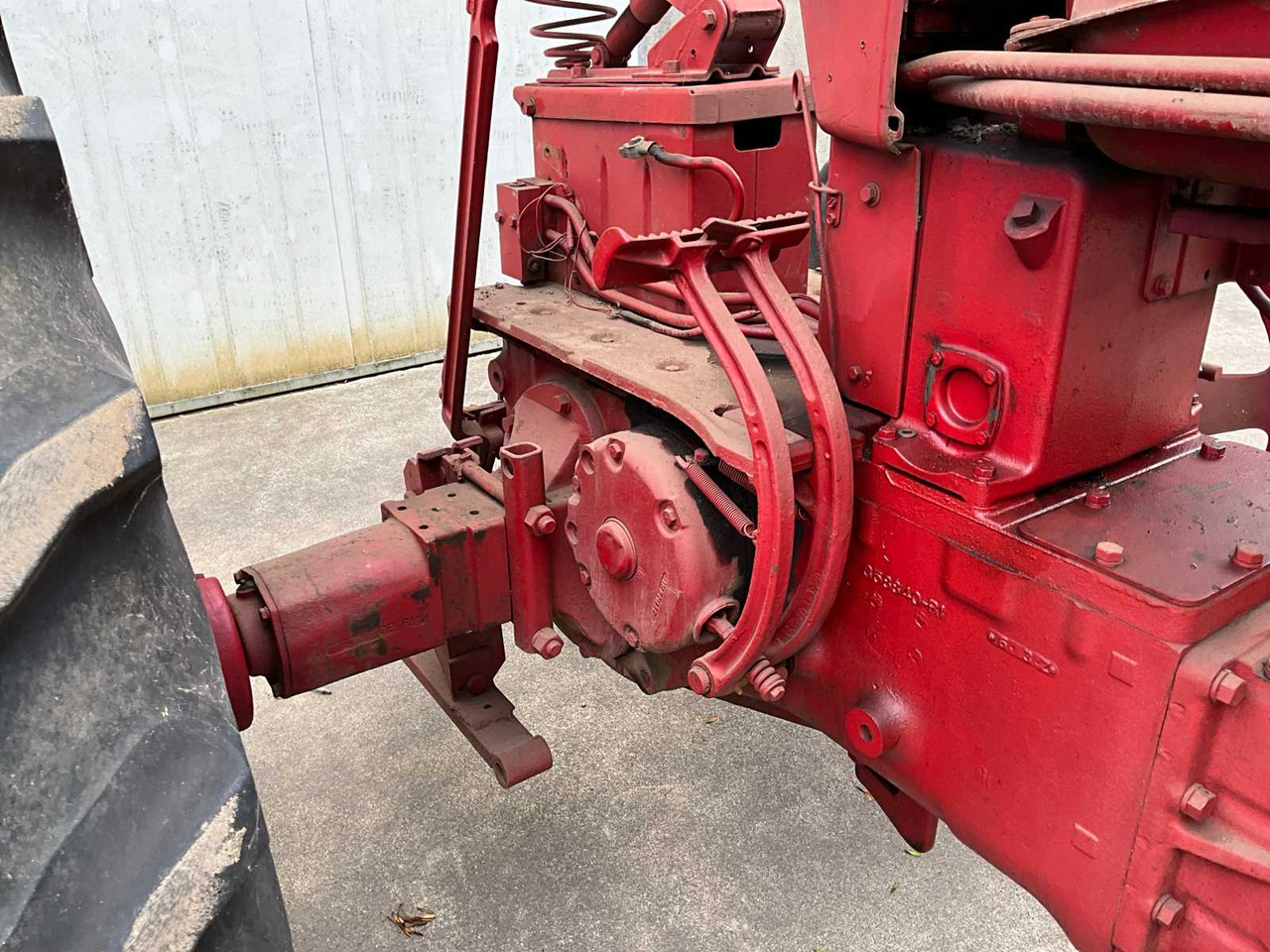 Трактор Farmall 400 “Benzine”: снимка 21