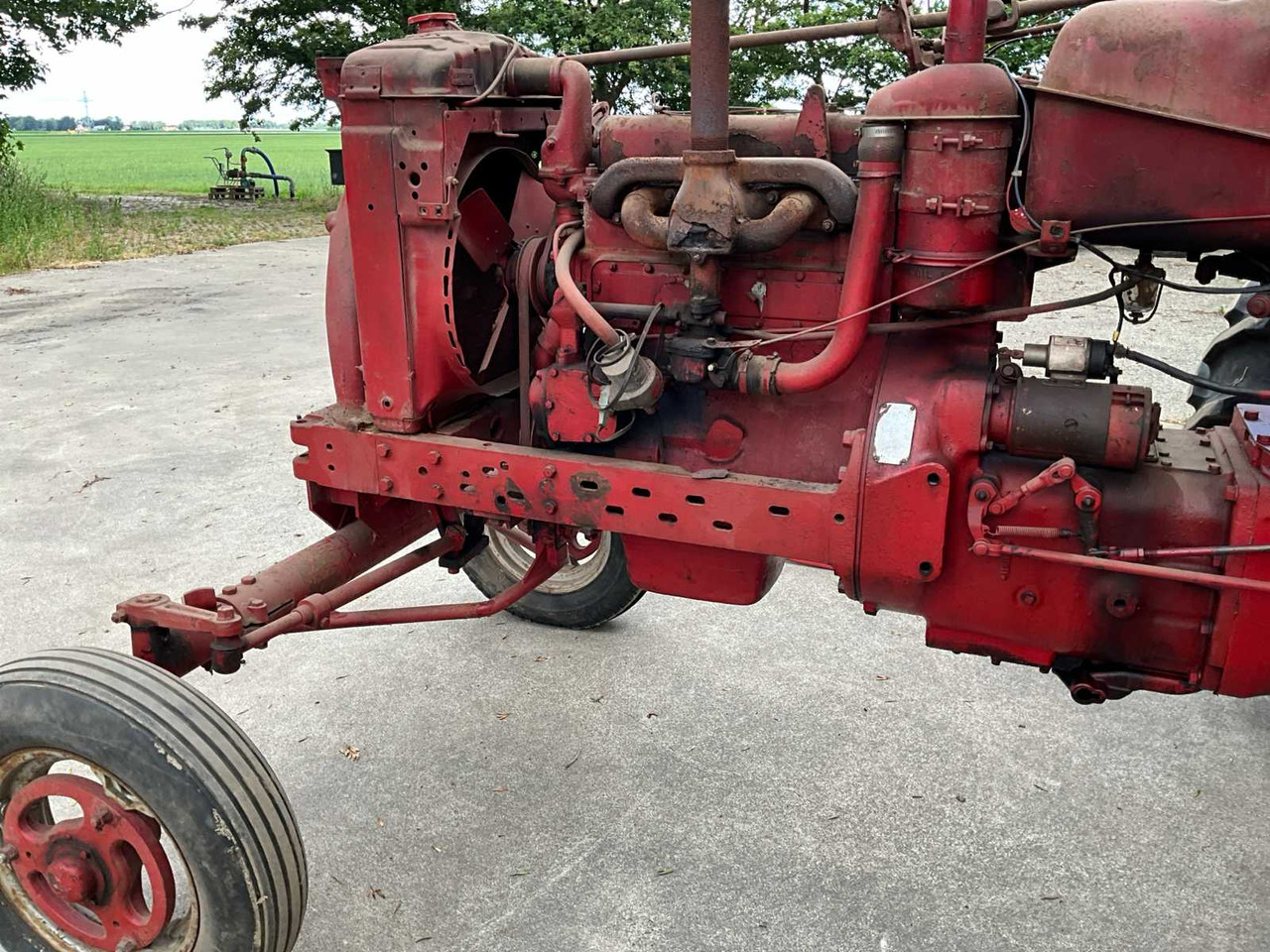 Трактор Farmall 400 “Benzine”: снимка 8